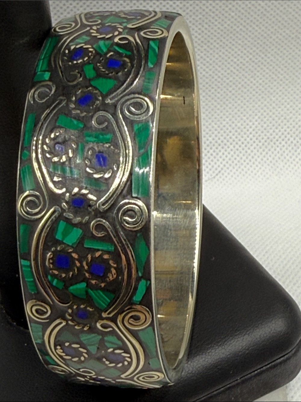 Exceptional vintage Green Blue Inlay mosaic raised luxurious Cuff Bracelet ⭐️ - Picture 7 of 16